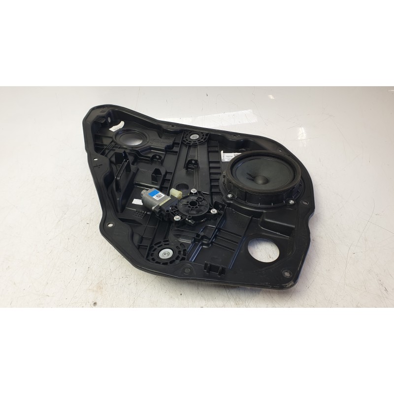 Recambio de motor elevalunas trasero izquierdo para kia ceed tourer (cd) 1.0 t-gdi referencia OEM IAM 83470J7000  