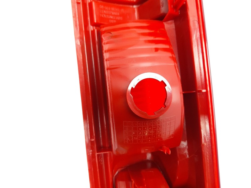 Recambio de piloto trasero izquierdo para renault trafic combi (ab 4.01) referencia OEM IAM 89318410  103F19830773