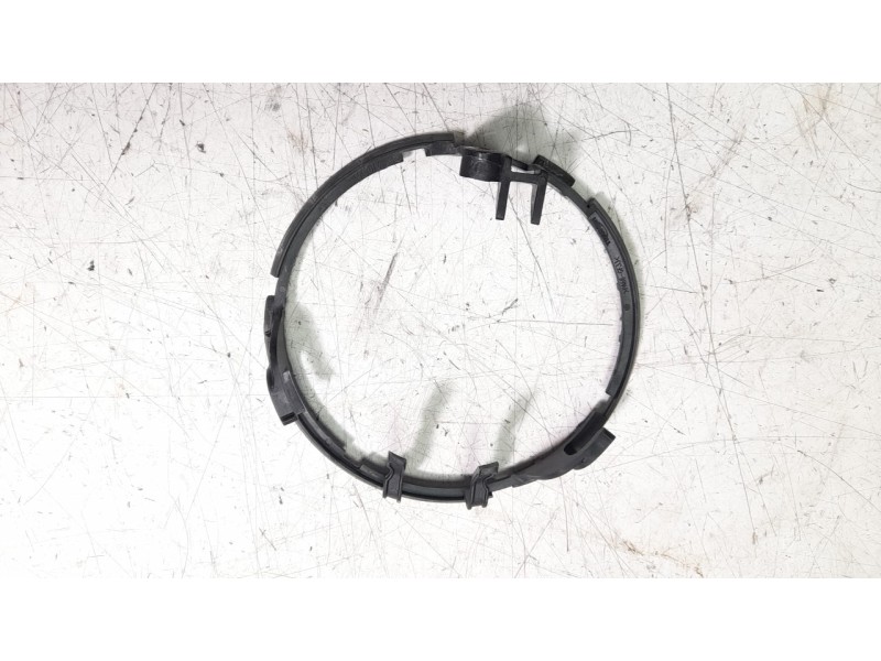 Recambio de moldura para triumph rocket 3 r referencia OEM IAM   