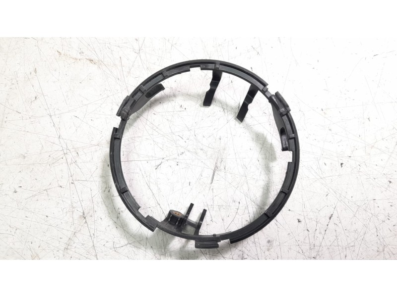 Recambio de moldura para triumph rocket 3 r referencia OEM IAM   