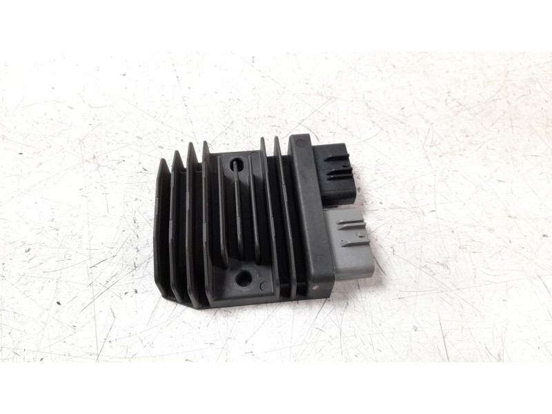 Recambio de regulador de corriente para honda cb 650r cb 650r referencia OEM IAM 31600MKND51  