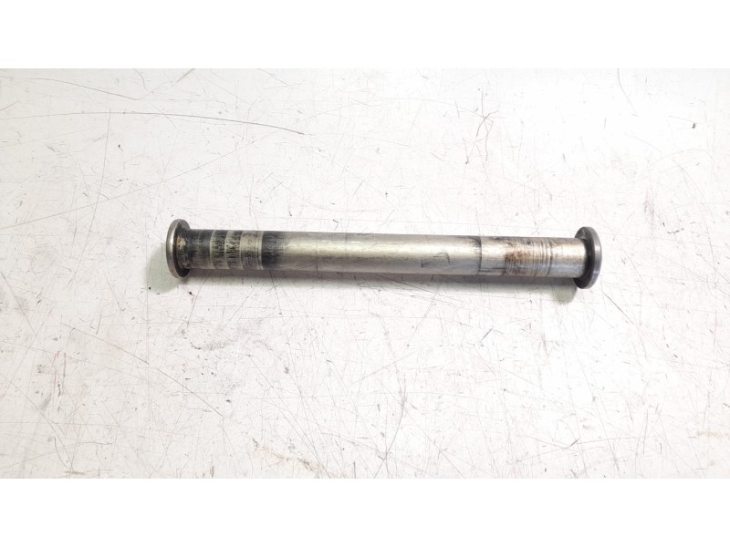 Recambio de eje trasero para triumph rocket 3 r referencia OEM IAM T2050432  