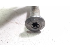 Recambio de eje trasero para triumph rocket 3 r referencia OEM IAM T2050432   2