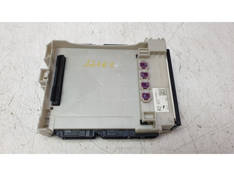 Recambio de caja reles / fusibles para toyota rav 4 v (_a5_, _h5_) 2.5 hybrid (axah52) referencia OEM IAM 8273042890C  
