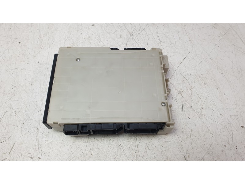 Recambio de caja reles / fusibles para toyota rav 4 v (_a5_, _h5_) 2.5 hybrid (axah52) referencia OEM IAM 8273042890C  