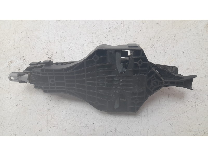 Recambio de maneta exterior trasera izquierda para land rover discovery sport (l550) 2.0 d 4x4 referencia OEM IAM FK72224A82AA  