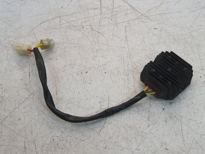 Recambio de regulador de corriente para zontes motorcycles zt125 -u referencia OEM IAM KD150U  