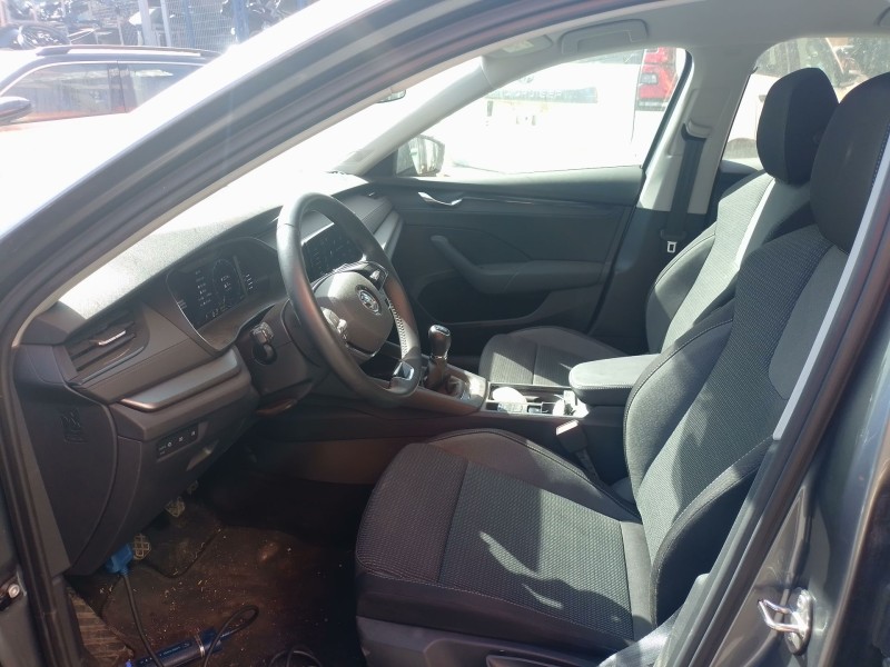 skoda octavia iv (nx3, nn3, pv3) del año 2023