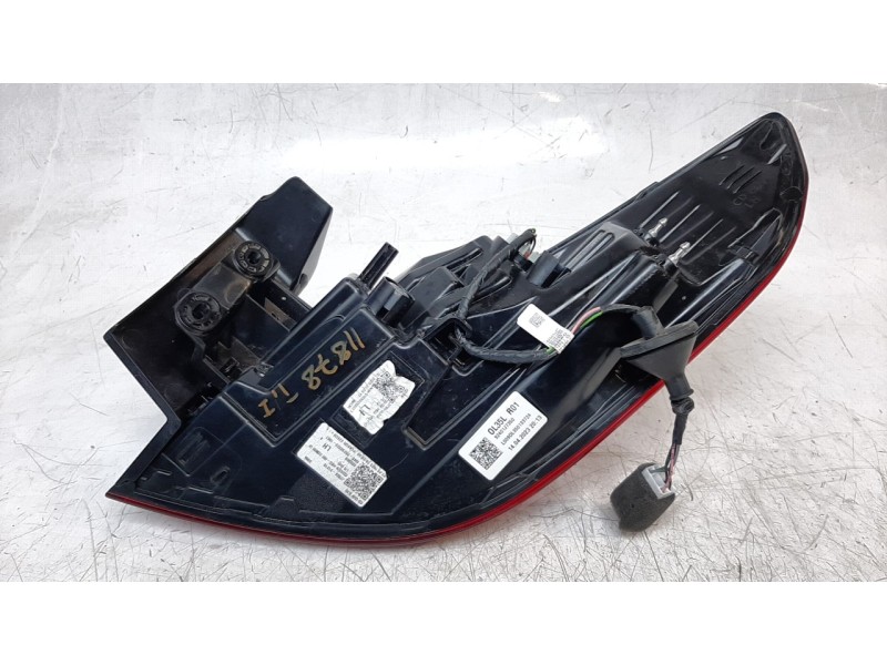 Recambio de piloto trasero izquierdo para kia xceed drive referencia OEM IAM 92401J7350  