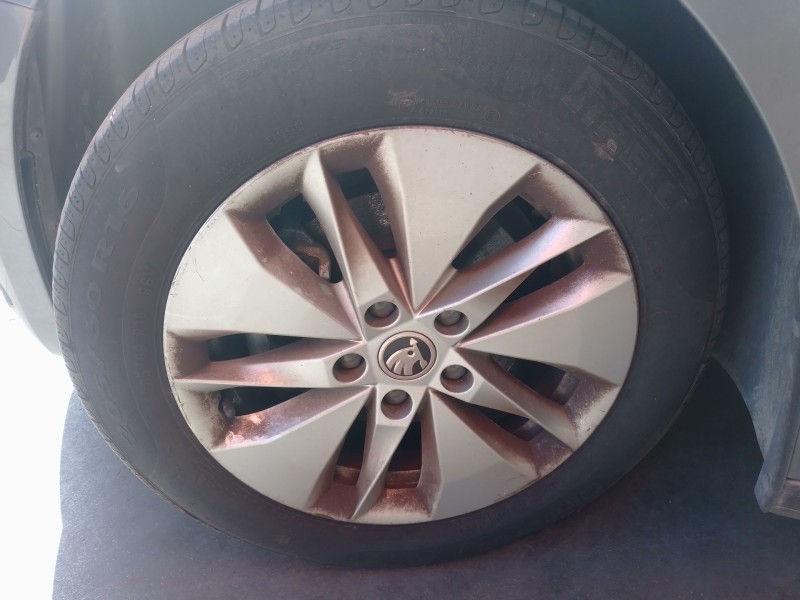 Recambio de llanta para skoda octavia iv (nx3, nn3, pv3) 2.0 tdi referencia OEM IAM   