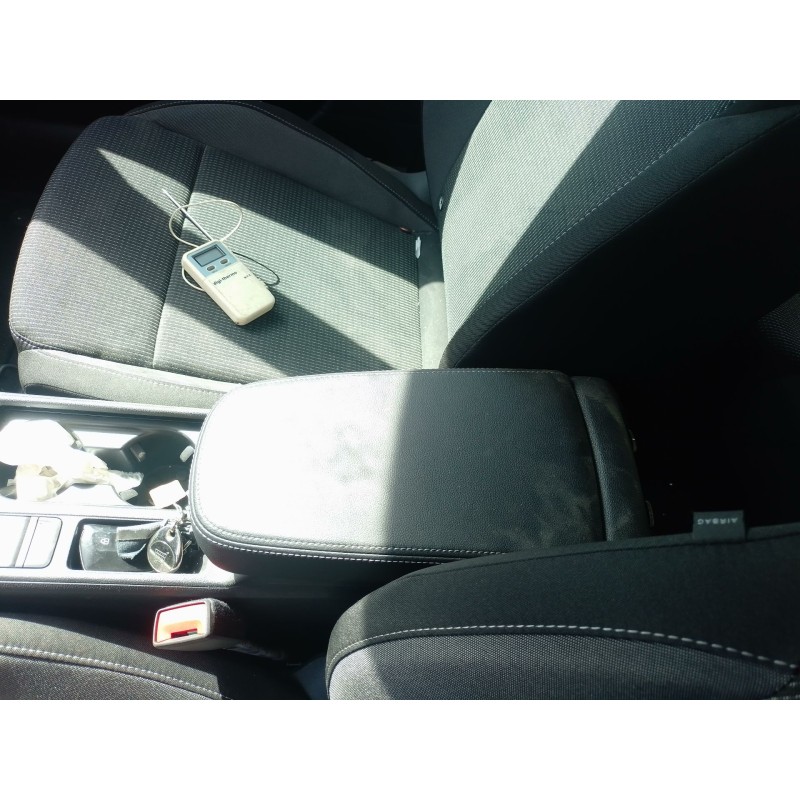 Recambio de apoyabrazos central para skoda octavia iv (nx3, nn3, pv3) 2.0 tdi referencia OEM IAM   