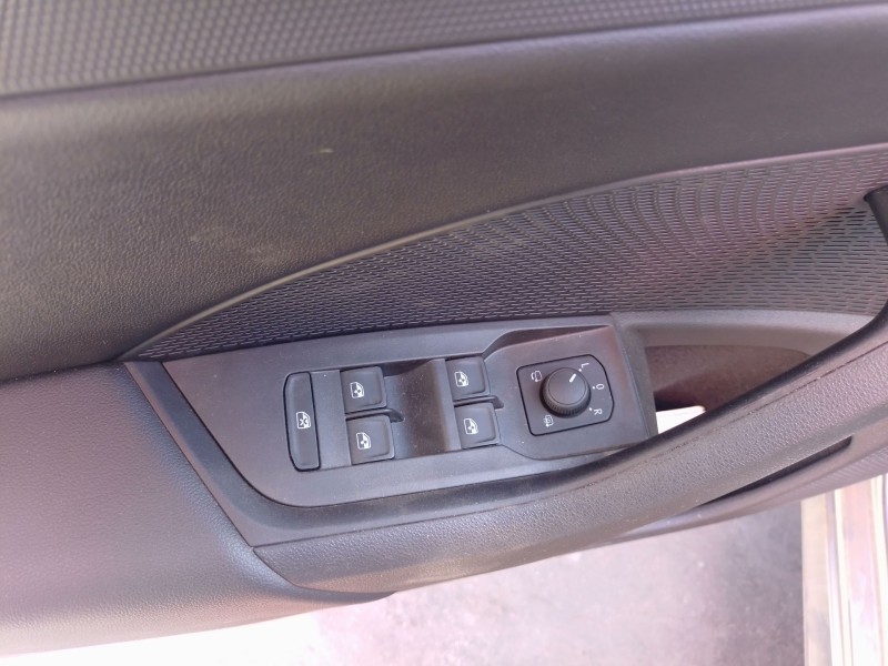 Recambio de mando elevalunas delantero izquierdo para skoda octavia iv (nx3, nn3, pv3) 2.0 tdi referencia OEM IAM   