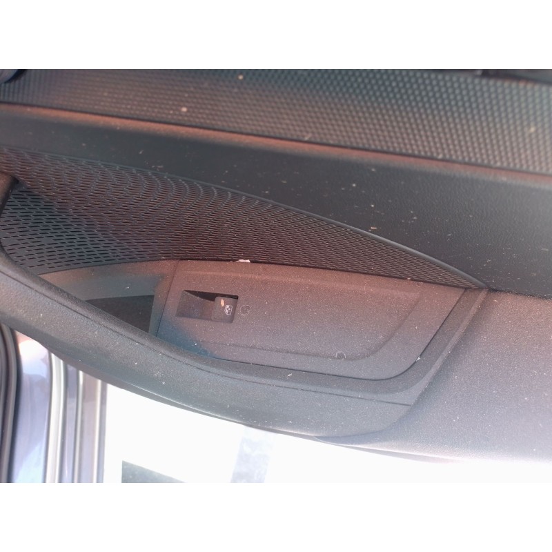 Recambio de mando elevalunas trasero derecho para skoda octavia iv (nx3, nn3, pv3) 2.0 tdi referencia OEM IAM   