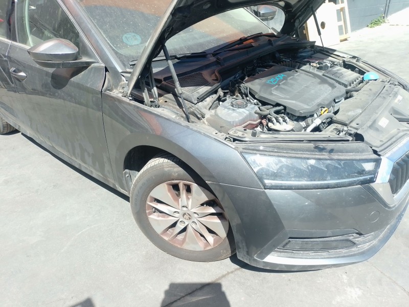 Recambio de brazo suspension inferior delantero derecho para skoda octavia iv (nx3, nn3, pv3) 2.0 tdi referencia OEM IAM   