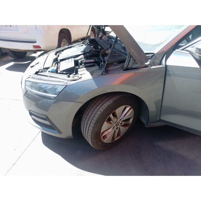 Recambio de amortiguador delantero izquierdo para skoda octavia iv (nx3, nn3, pv3) 2.0 tdi referencia OEM IAM   