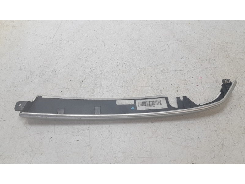 Recambio de moldura para land rover discovery sport (l550) 2.0 d 4x4 referencia OEM IAM FK72640E72BE  