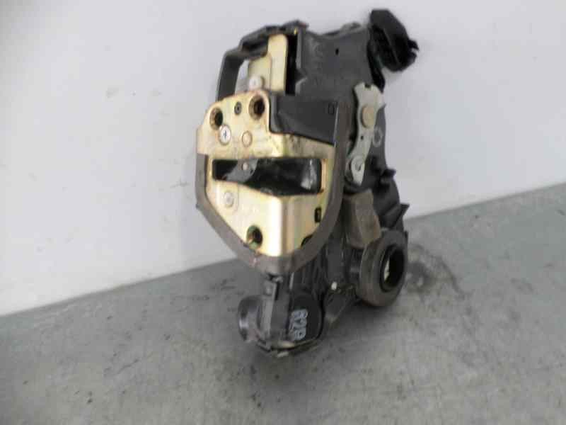 Recambio de cerradura puerta delantera derecha para toyota corolla verso (r1) 2.2 d-4d luna referencia OEM IAM   