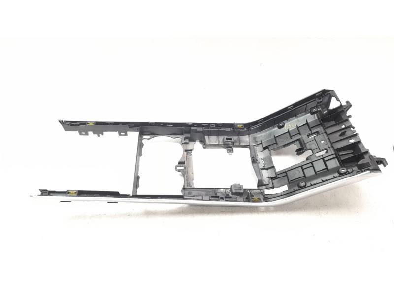 Recambio de moldura para land rover range rover evoque referencia OEM IAM M8D2045B44B  