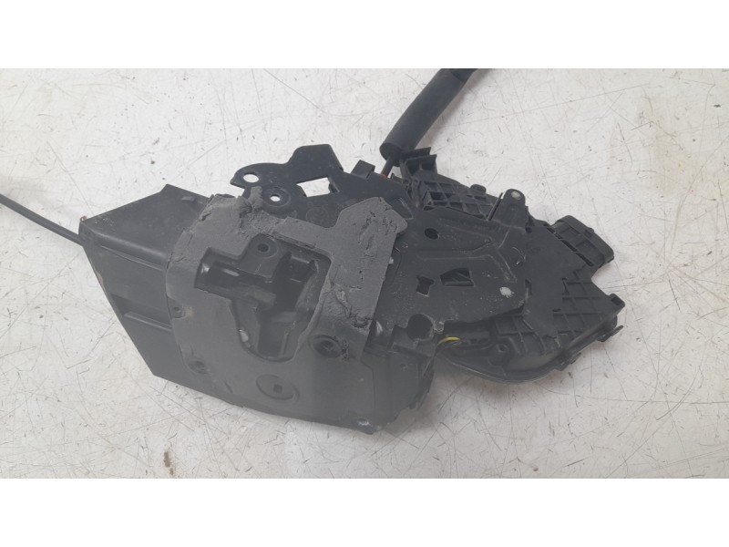 Recambio de cerradura puerta trasera izquierda para land rover discovery sport (l550) 2.0 d 4x4 referencia OEM IAM LR078750  