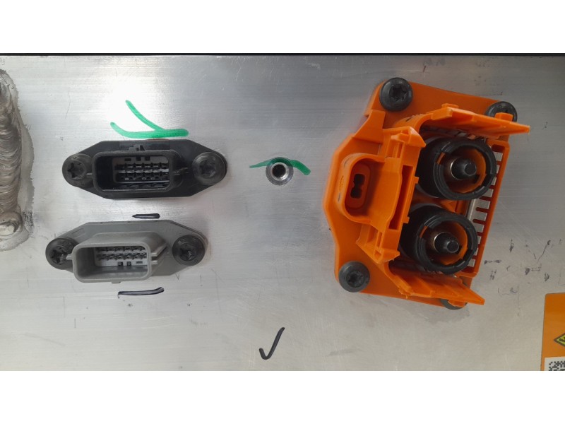 Recambio de bateria para renault captur e-tech hybrid referencia OEM IAM 295105420R  