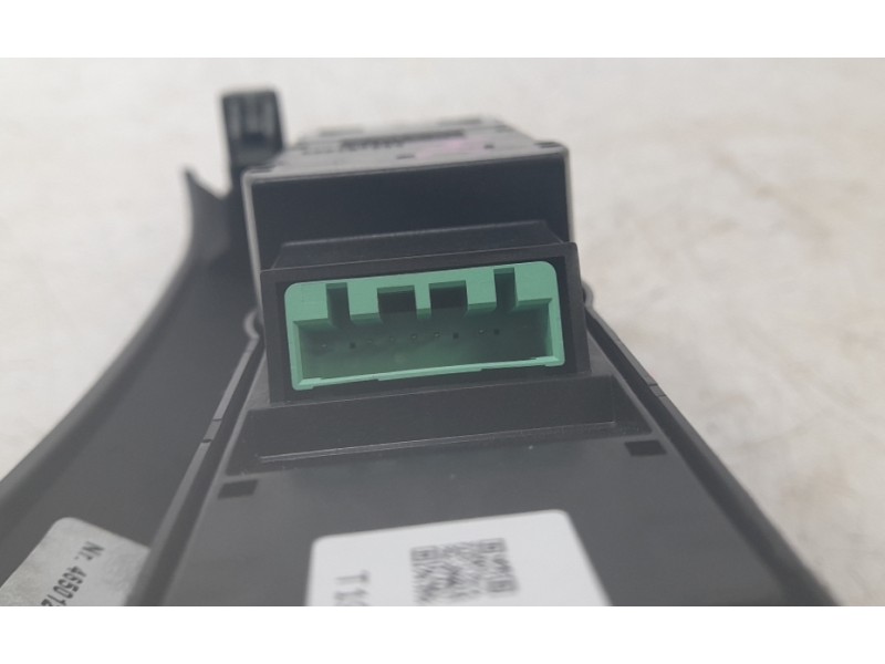 Recambio de mando multifuncion para volvo v60 ii cross country (227) d4 awd referencia OEM IAM P31398845  