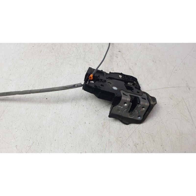 Recambio de cerradura puerta delantera derecha para mercedes-benz clase gla (bm 247) gla 200 (247.787) referencia OEM IAM A24772