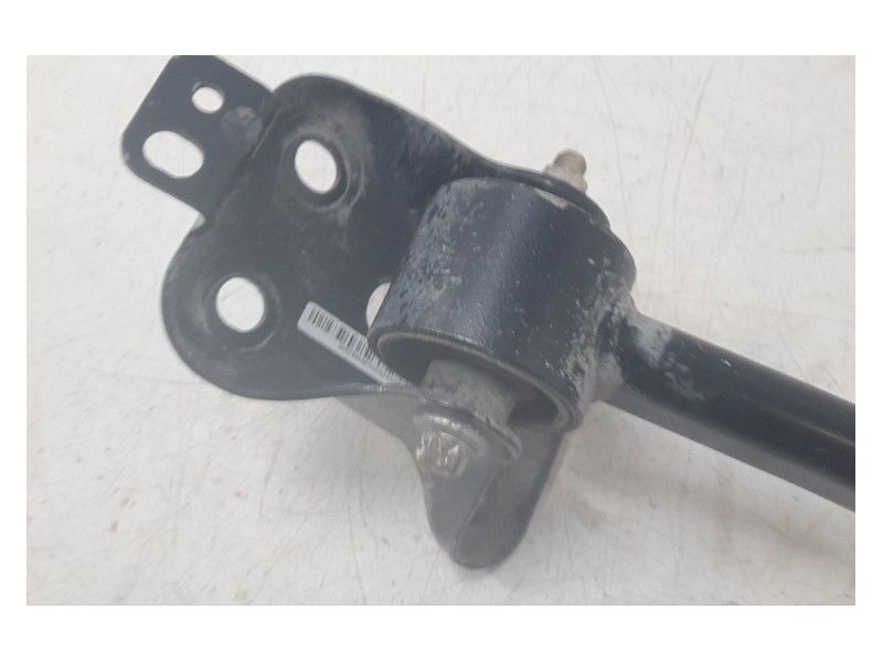 Recambio de soporte brazo suspension trasero izquierdo para jeep renegade suv (bu, b1, bv) 2.0 crd 4x4 referencia OEM IAM 521136