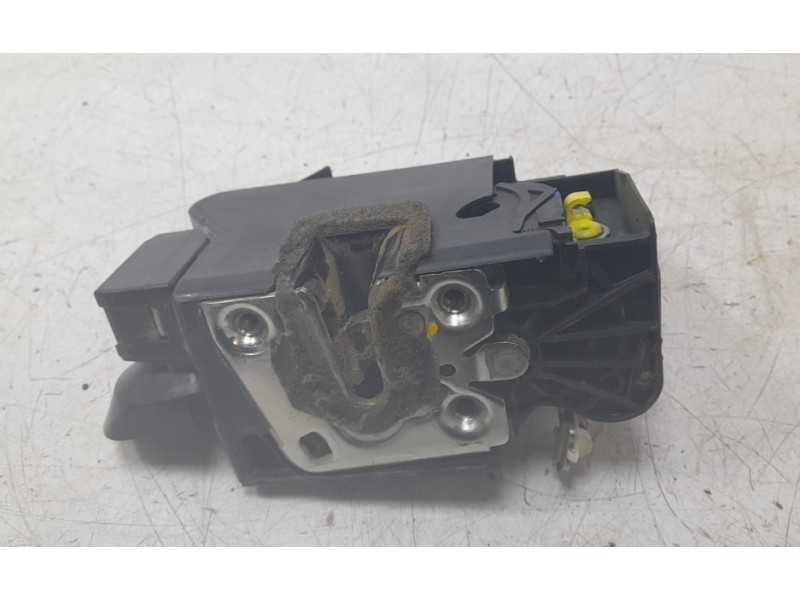 Recambio de cerradura puerta delantera izquierda para dacia duster iii eco-g 100 essential referencia OEM IAM 805036321R  