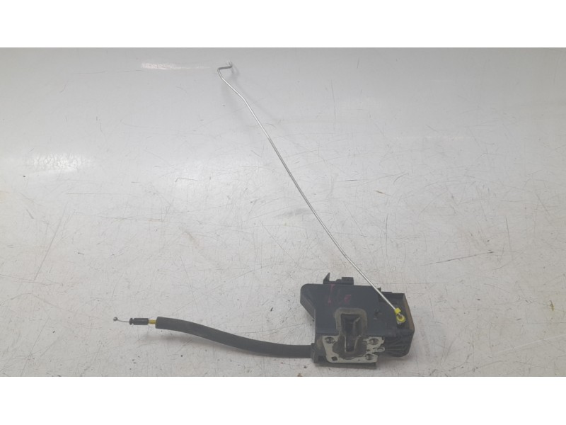 Recambio de cerradura puerta trasera izquierda para dacia duster iii eco-g 100 essential referencia OEM IAM 825031922R  