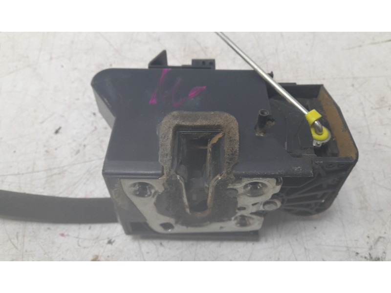 Recambio de cerradura puerta trasera izquierda para dacia duster iii eco-g 100 essential referencia OEM IAM 825031922R  