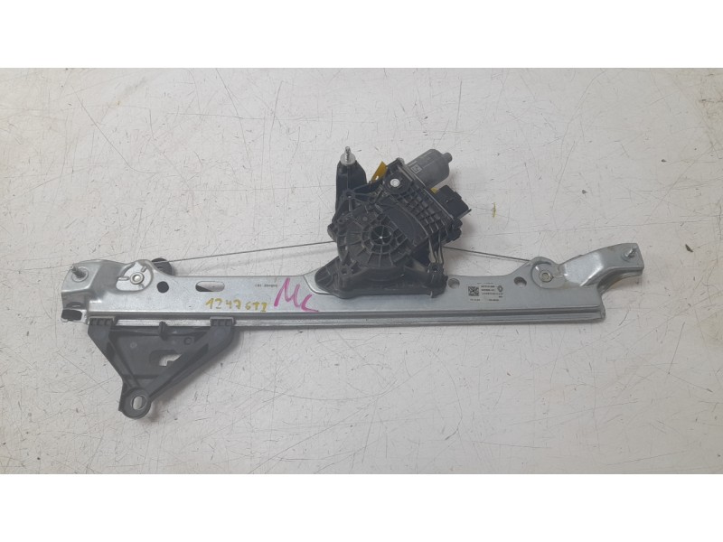 Recambio de elevalunas trasero izquierdo para dacia duster iii eco-g 100 essential referencia OEM IAM 827213136R  