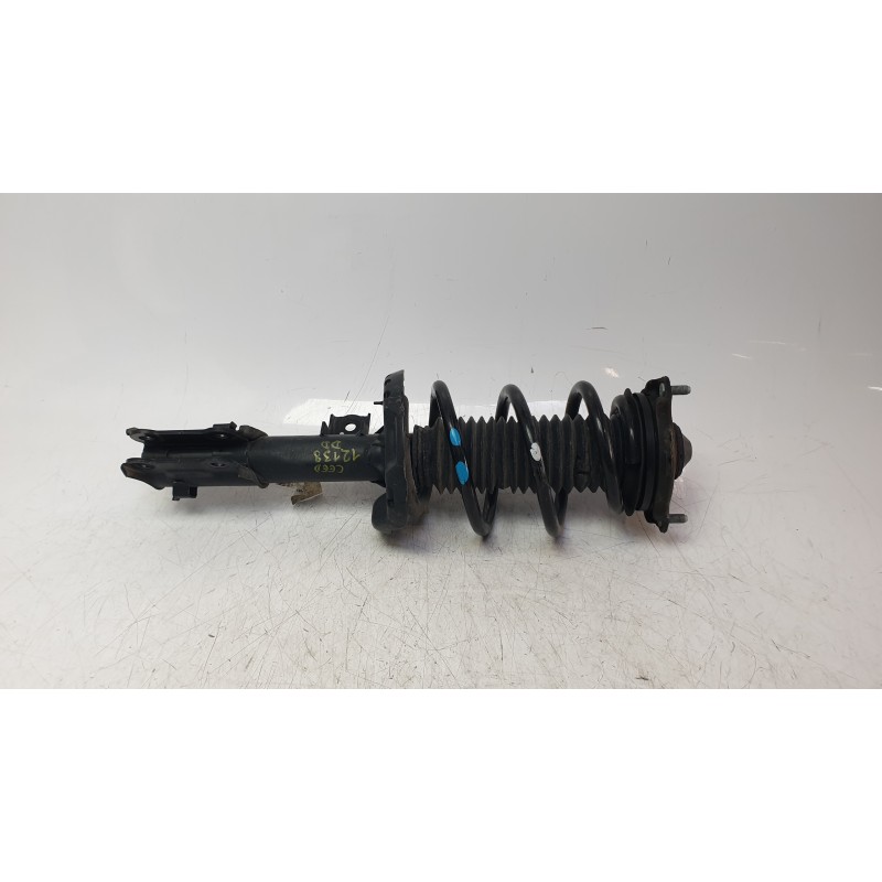 Recambio de amortiguador delantero derecho para kia ceed tourer (cd) 1.0 t-gdi referencia OEM IAM 54661J7000  