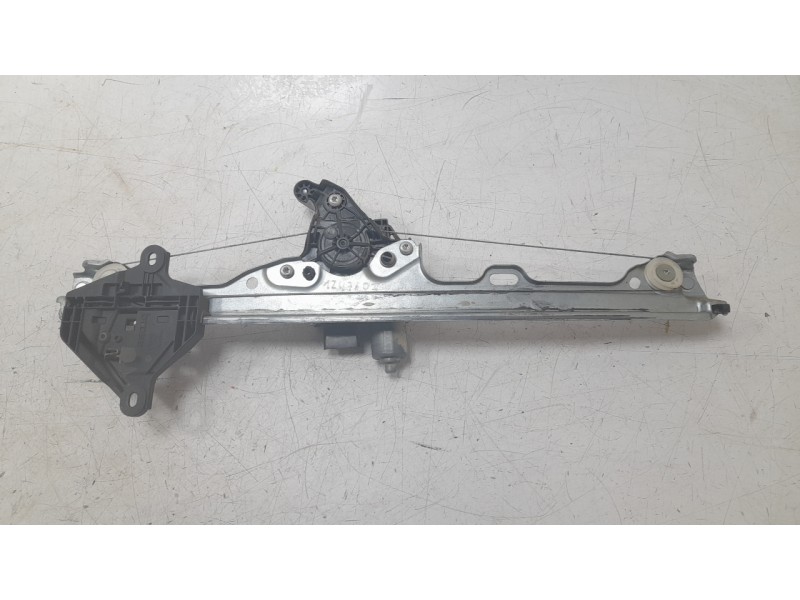 Recambio de elevalunas delantero izquierdo para dacia duster iii eco-g 100 essential referencia OEM IAM 807214493R  