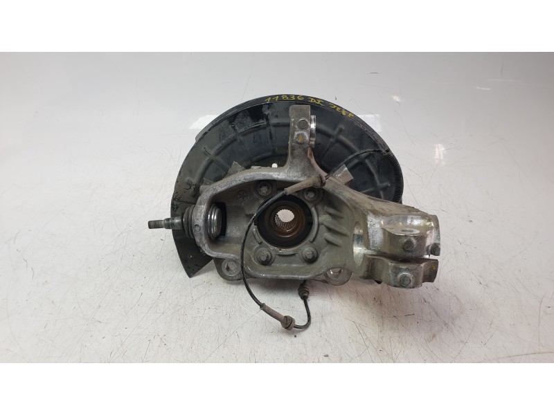 Recambio de mangueta delantera izquierda para jeep cherokee limited 4wd referencia OEM IAM 04877889AF  