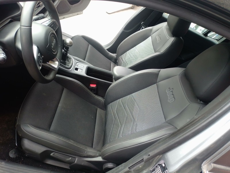 Recambio de juego asientos completo para jeep avenger referencia OEM IAM   