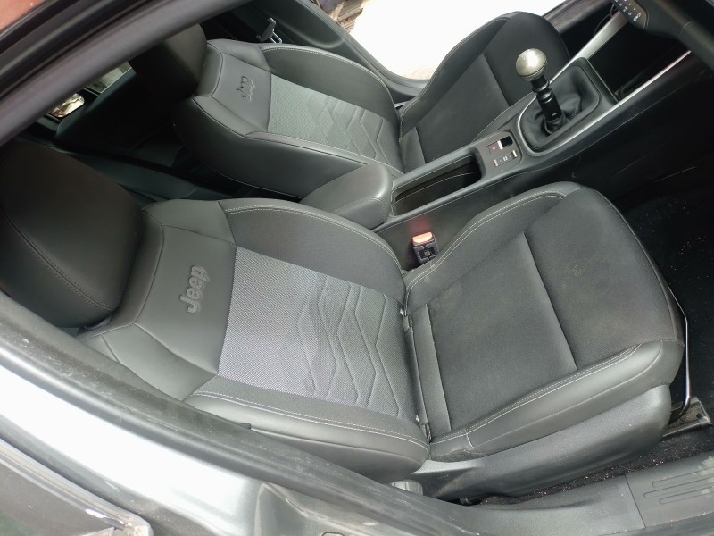 Recambio de juego asientos completo para jeep avenger referencia OEM IAM   