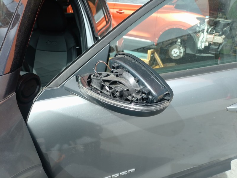 Recambio de retrovisor izquierdo para jeep avenger referencia OEM IAM   