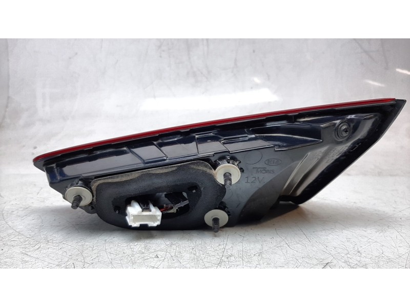 Recambio de piloto trasero izquierdo interior para kia xceed drive referencia OEM IAM 92403J7350  