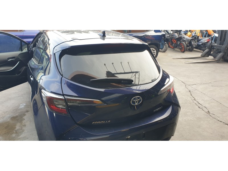 Recambio de porton trasero para toyota corolla (e21) referencia OEM IAM 6700502610  