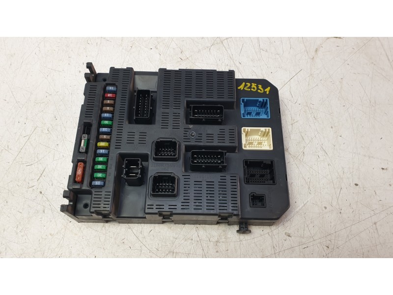 Recambio de caja reles / fusibles para peugeot 1007 (km_) 1.4 hdi referencia OEM IAM 9663798380  