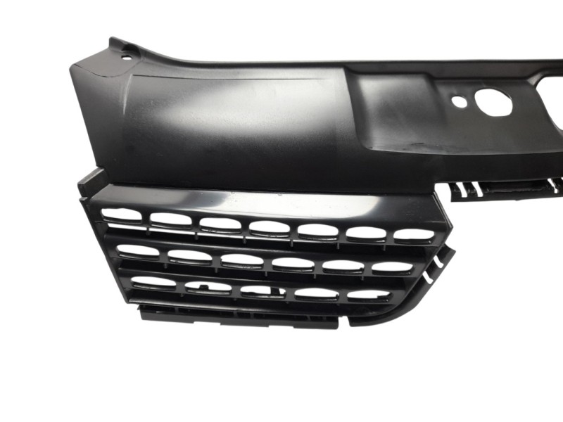 Recambio de rejilla delantera para renault clio ii fase ii (b/cb0) referencia OEM IAM 8200083138  107193605/5501560/RN3222001