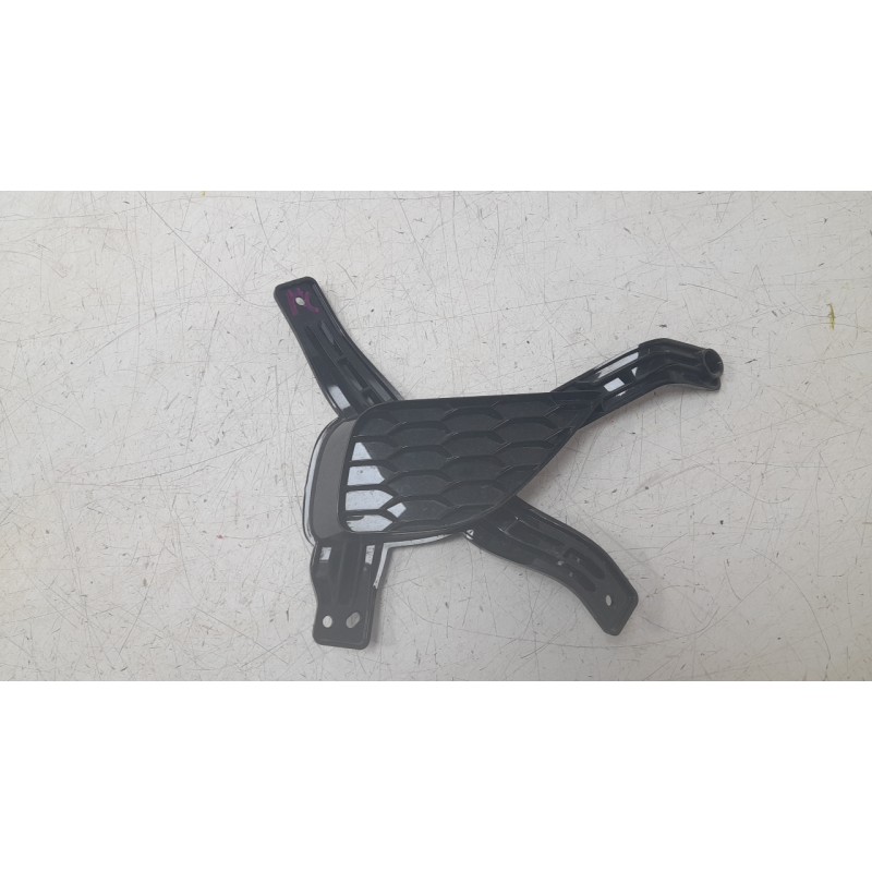 Recambio de moldura paragolpe delantera derecha para mg zs suv (azs1) 1.5 vti referencia OEM IAM 10699382  