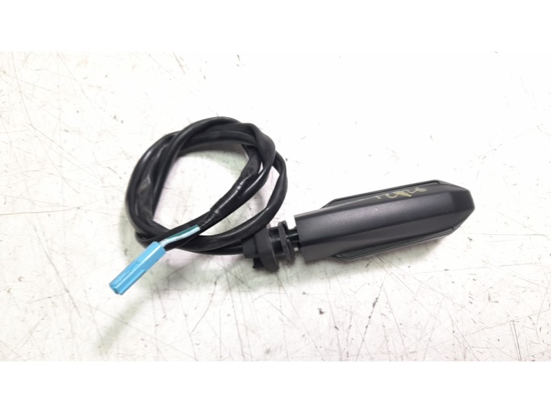 Recambio de piloto trasero derecho para honda cbr (601cc - ) cbr 650 r (rh07, rh01) referencia OEM IAM 33600MKYD51  