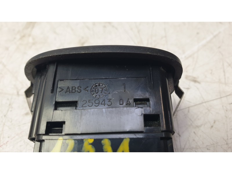 Recambio de mando elevalunas trasero izquierdo para peugeot 1007 (km_) 1.4 hdi referencia OEM IAM 2594304  