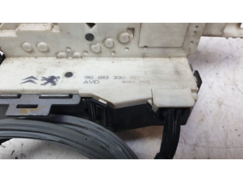 Recambio de cerradura puerta delantera derecha para peugeot 1007 (km_) 1.4 hdi referencia OEM IAM 9681333880  