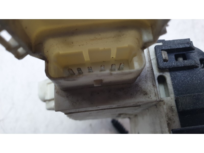 Recambio de cerradura puerta delantera derecha para peugeot 1007 (km_) 1.4 hdi referencia OEM IAM 9681333880  