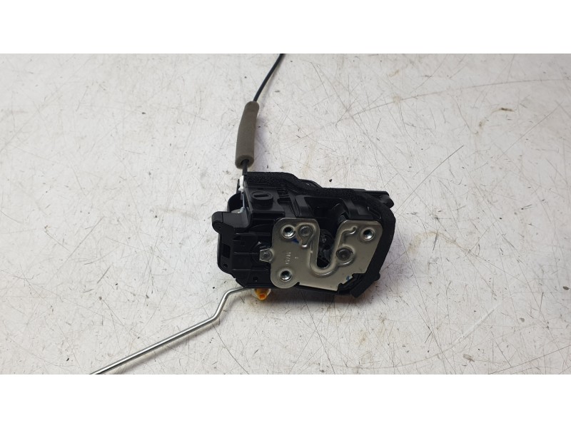 Recambio de cerradura puerta trasera derecha para omoda omoda 5 hev referencia OEM IAM 554001268AA  