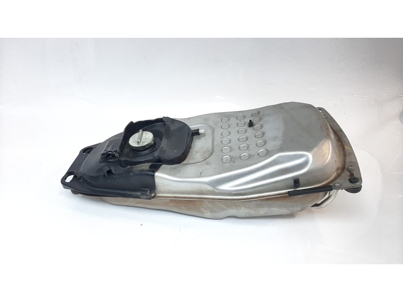 Recambio de deposito combustible para honda nc 750 referencia OEM IAM 17500MKWD00  