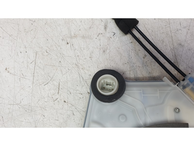 Recambio de cerradura puerta delantera izquierda para toyota rav 4 v (_a5_, _h5_) 2.5 hybrid (axah52) referencia OEM IAM 6904053