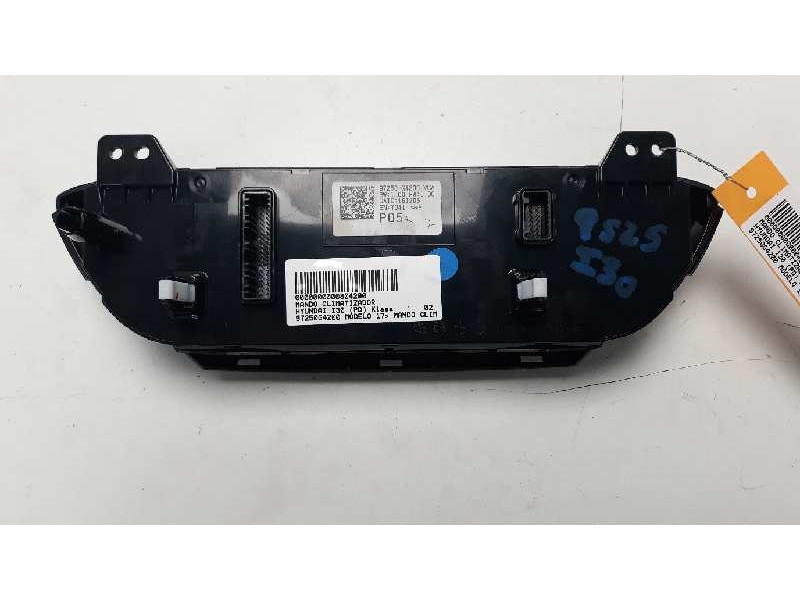 Recambio de mando climatizador para hyundai i30 (pd) klass referencia OEM IAM 97250G4200  